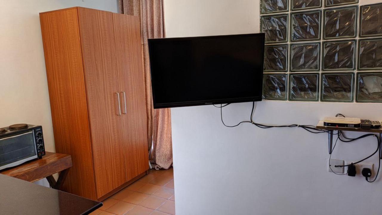 A Lovely Studio Apartment With Gym And Pool Access Dar es Salaam Bagian luar foto