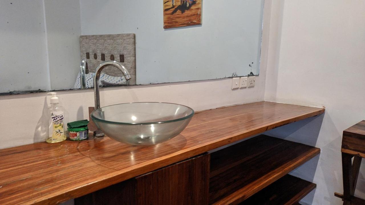 A Lovely Studio Apartment With Gym And Pool Access Dar es Salaam Bagian luar foto